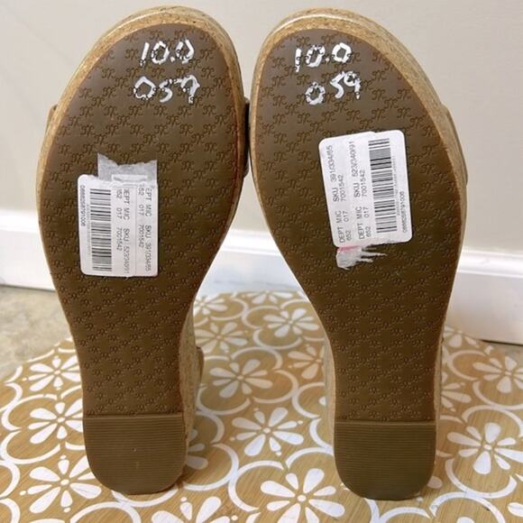 NWT Johnston and Murphy tan calfskin Gigi Cross-Band Sandal - Picture 11 of 11